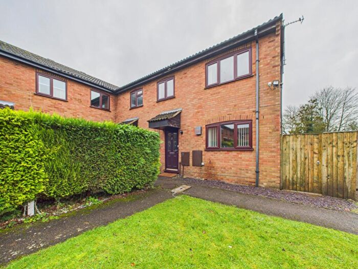 2 Bedroom End Of Terrace House To Rent In Totteridge Road, High Wycombe, HP13