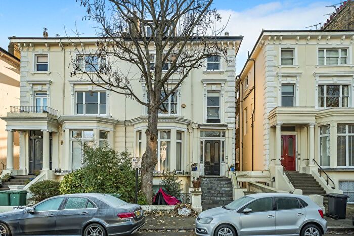 3 Bedroom Flat To Rent In Belsize Square, London, NW3
