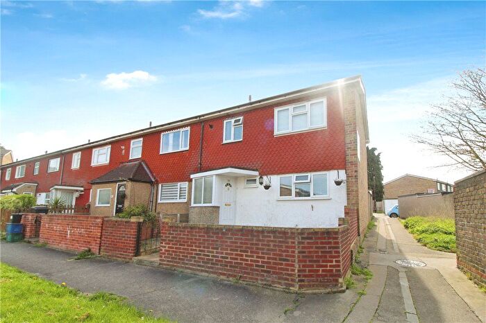 3 Bedroom End Of Terrace House To Rent In Brierley, New Addington, Croydon, CR0
