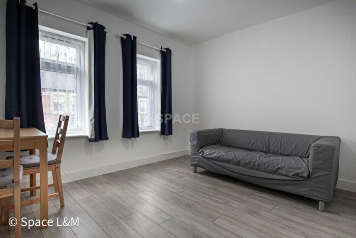 1 Bedroom Flat To Rent In Pitcroft Avenue, Earley, RG6