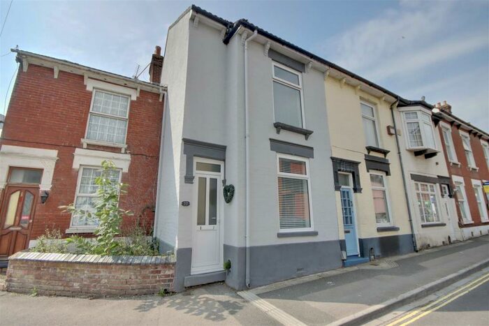 2 Bedroom Terraced House To Rent In Magdala Road, Cosham, Portsmouth, PO6