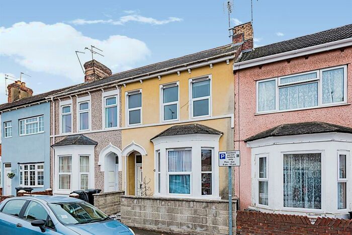 3 Bedroom Terraced House For Sale In Theobald Street, Swindon, SN1