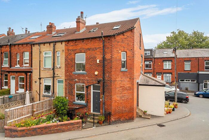 5 Bedroom End Of Terrace House For Sale In Green Road, Meanwood, Leeds, LS6
