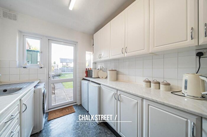 3 Bedroom Terraced House For Sale In Roseberry Gardens, Upminster, RM14