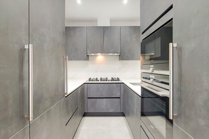 4 Bedroom Flat To Rent In Fitzjohns Avenue, London, NW3