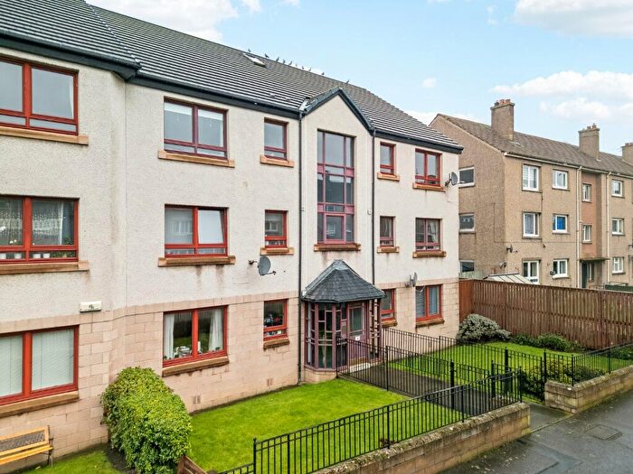 2 Bedroom Flat To Rent In Piersfield Grove, Piersfield, Edinburgh, EH8
