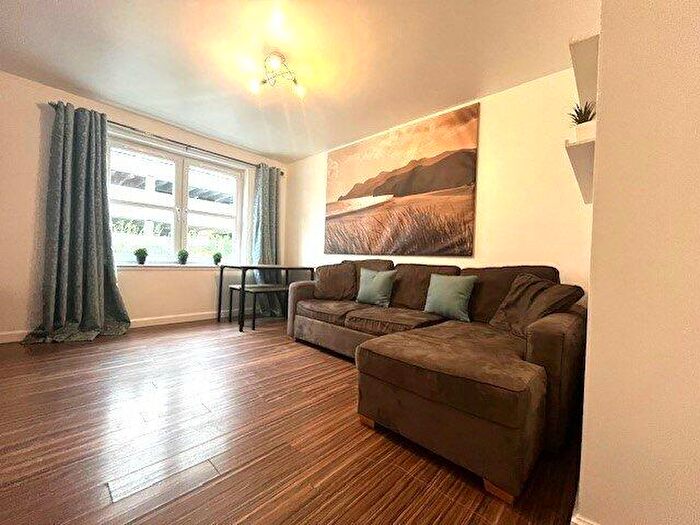 2 Bedroom Flat To Rent In Chapel Street, City Centre, Aberdeen, AB10