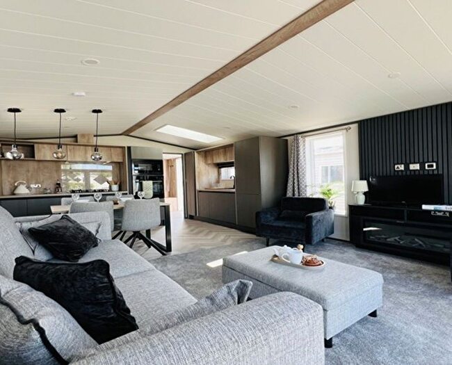 2 Bedroom Mobile/park Home For Sale In School Road, Coldingham, Eyemouth, TD14