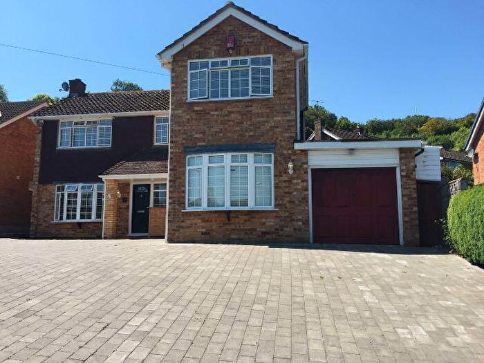 4 Bedroom Semi-Detached House To Rent In Disraeli Crescent, HP13