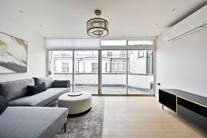 5 Bedroom Flat To Rent In Kensington Road, Kensington, London, W8