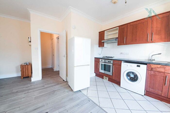 1 Bedroom Flat To Rent In Tulse Hill, Brixton, SW2