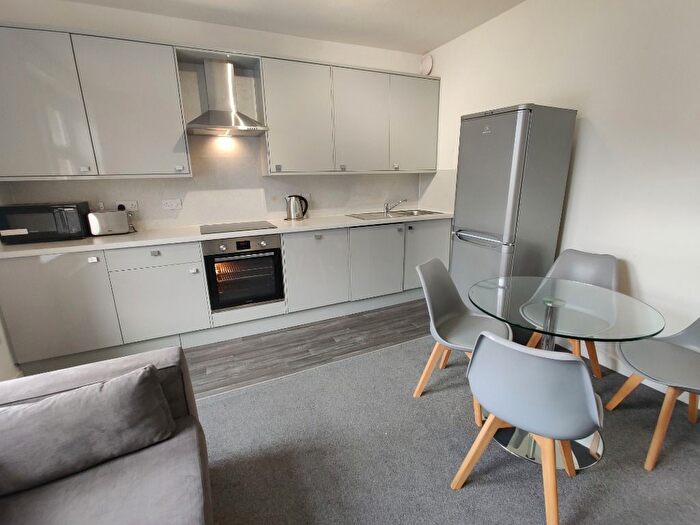 3 Bedroom Flat To Rent In Mitchell Street, West End, Dundee, DD2