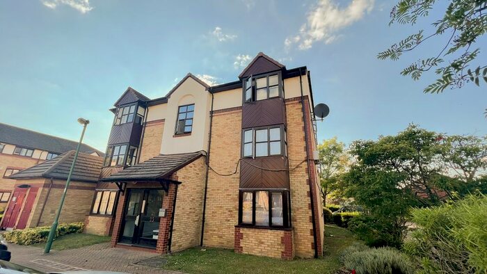 Studio To Rent In Foxglove Way, Hackbridge, Surrey, SM6