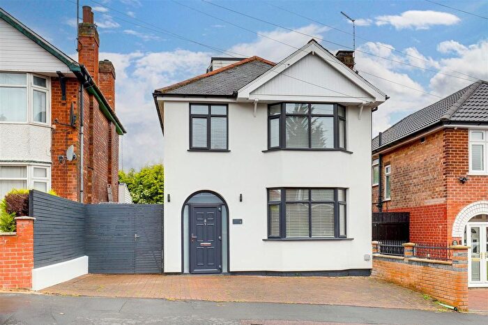 3 Bedroom Detached House For Sale In Eastdale Road, Nottingham, NG3