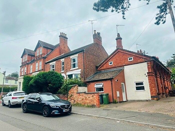 2 Bedroom Town House To Rent In Ranelagh Road, Wellingborough, NN8