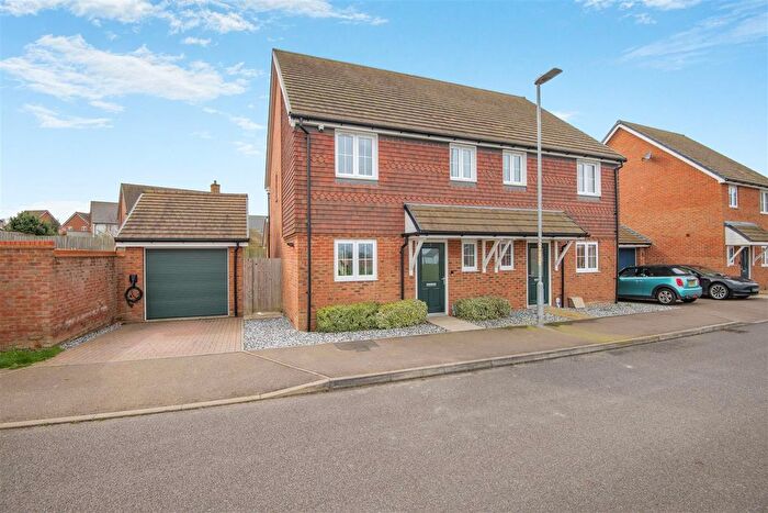 3 Bedroom Semi-Detached House For Sale In Cricketers Way, Coxheath, Maidstone, ME17