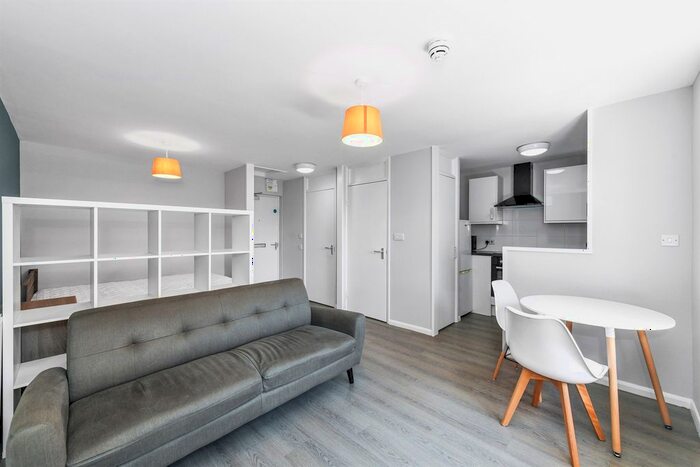 1 Bedroom Flat To Rent In Varsity Plus, Rivergreen, Clifton, Nottingham, NG11