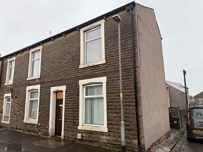 1 Bedroom Flat To Rent In Cambridge Street, Accrington, Lancashire, BB5