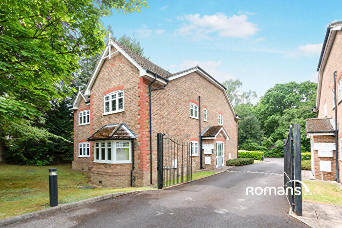 2 Bedroom Flat To Rent In Kings Ride, Camberley, GU15