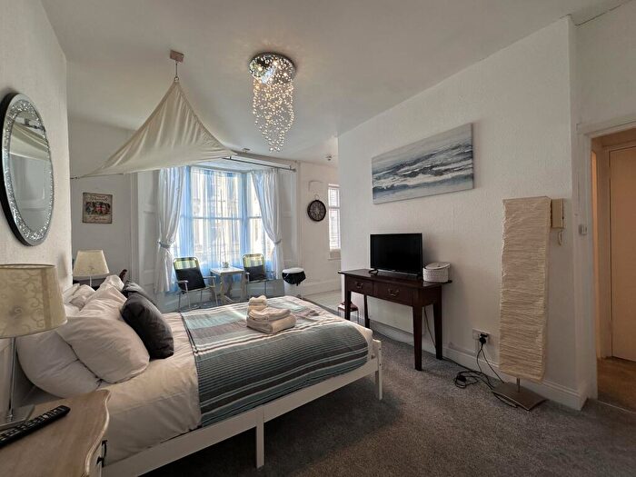 Flat To Rent In Charlotte Street, BN2