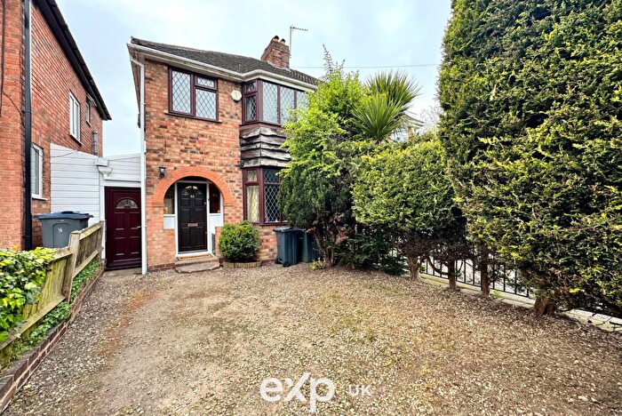 3 Bedroom Semi-Detached House For Sale In Elmcroft Road, Yardley, B26