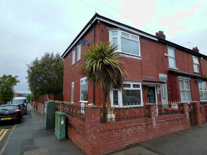 3 Bedroom End Of Terrace House To Rent In Southwood Road, Stockport, SK2