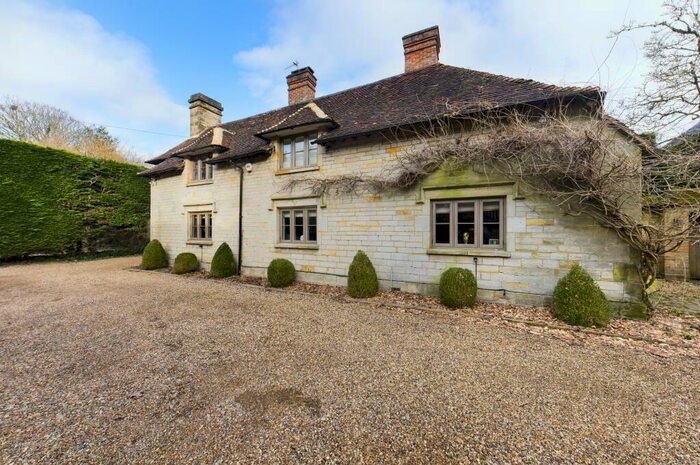 4 Bedroom Detached House To Rent In London Road, Felbridge, East Grinstead, West Sussex, RH19