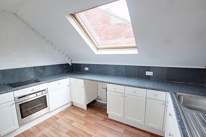 Flat To Rent In Lymore Gardens, Bath, BA2