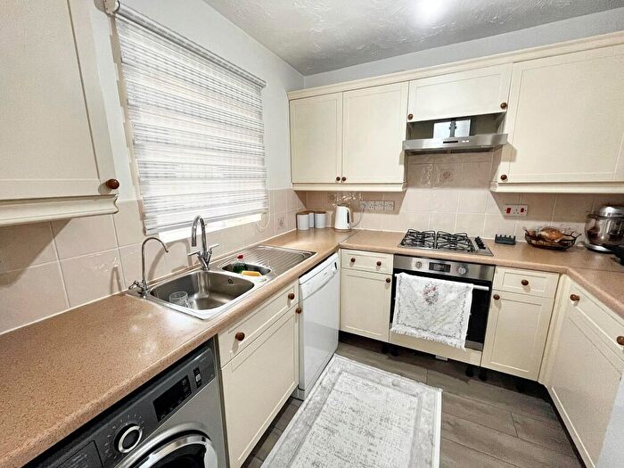 3 Bedroom End Of Terrace House For Sale In Newhurst Park, Hilperton, BA14