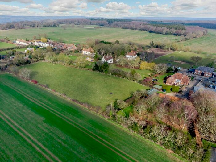 4 Bedroom Detached House For Sale In Sole Street, Crundale, Canterbury, Kent, CT4