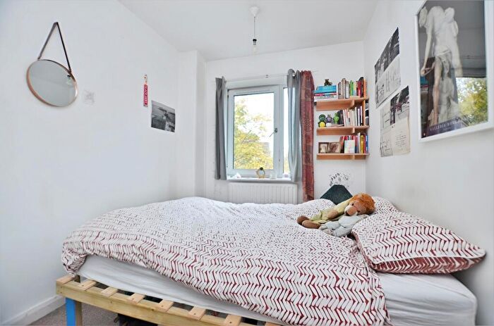 3 Bedroom Maisonette To Rent In Lubbock Street London, SE14