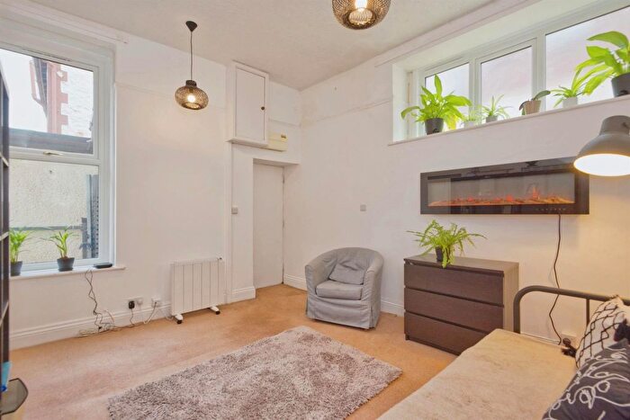 1 Bedroom Flat For Sale In Hopcott Road, Minehead, TA24