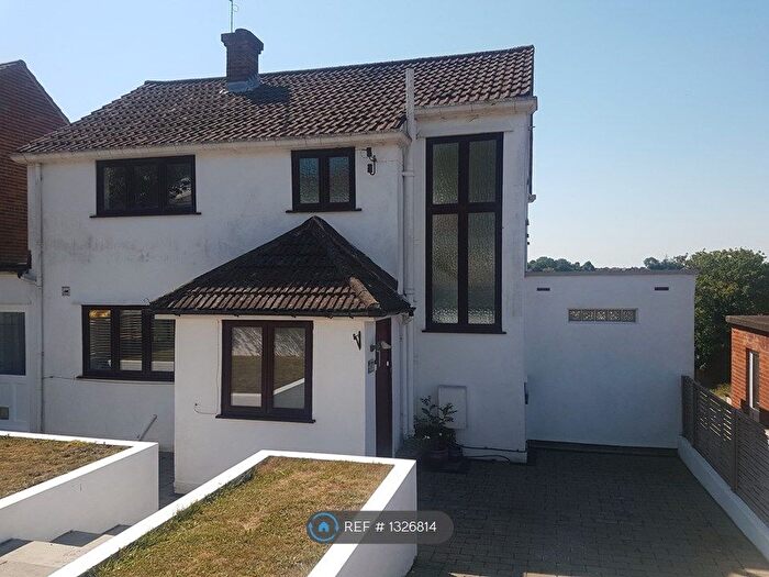 3 Bedroom Detached House To Rent In Westfield Avenue, South Croydon, CR2