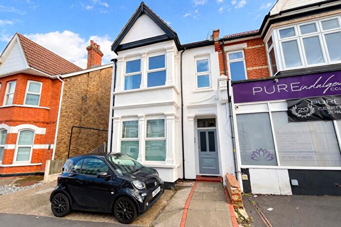 3 Bedroom Flat To Rent In Elm Road, Leigh-on-Sea, SS9