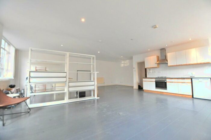 Flat To Rent In Britannia Walk, London, N1