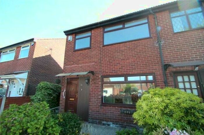 2 Bedroom Semi-Detached House To Rent In Priory Grove, Chadderton, Oldham, OL9