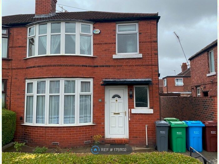 4 Bedroom Semi-Detached House To Rent In Finchley Road, Manchester, M14