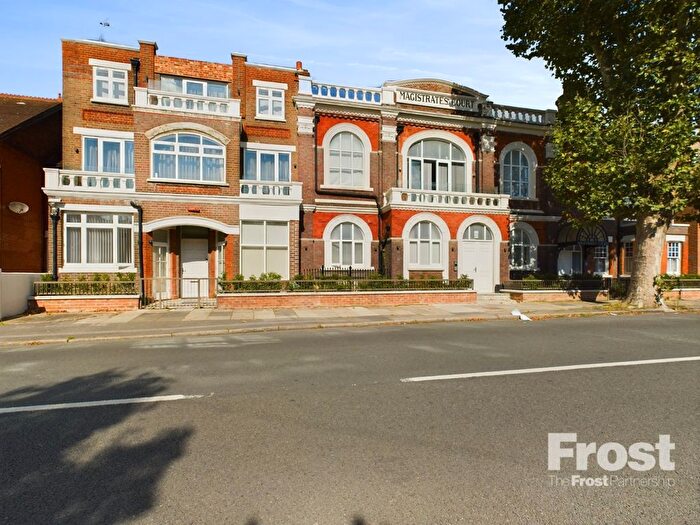 2 Bedroom Flat To Rent In Hanworth Road, Feltham, TW13