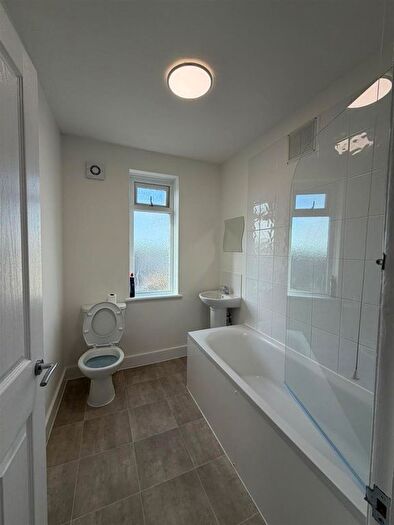 3 Bedroom Flat To Rent In London Road, Rayleigh, SS6