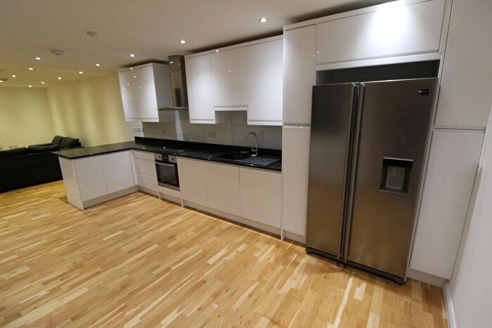 2 Bedroom Flat To Rent In Foregate Street, Chester, CH1