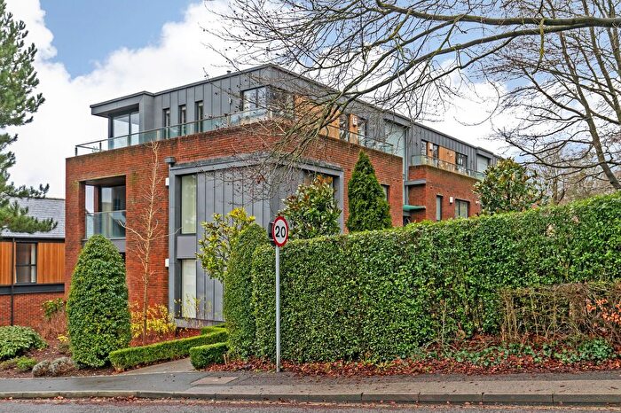 2 Bedroom Flat For Sale In Nightingale Park, Winchester, SO22