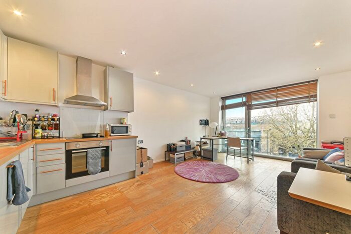 1 Bedroom Flat To Rent In Tower Bridge Road, SE1