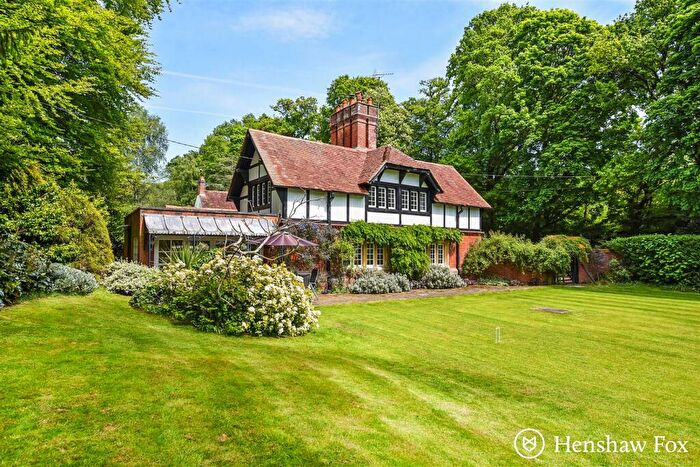 4 Bedroom Detached House For Sale In Salisbury Road, Sherfield English, Hampshire, SO51