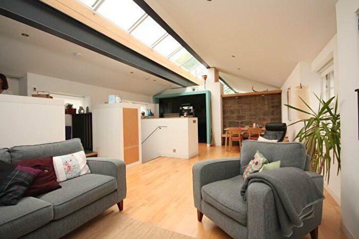 1 Bedroom Mews To Rent In Carlton Terrace Mews, Calton Hill, Edinburgh, EH7