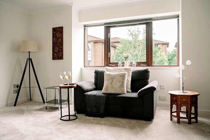 3 Bedroom Flat To Rent In Leith Central, EH7