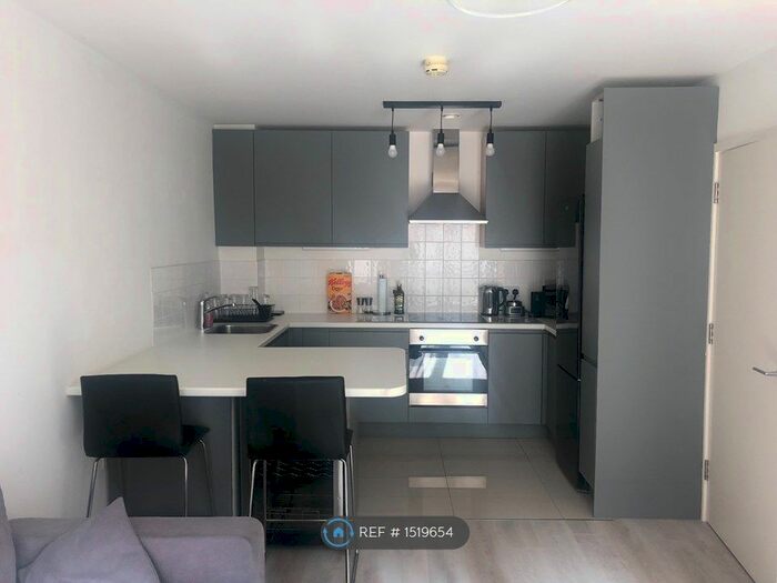 1 Bedroom Flat To Rent In Holford Way, London, SW15