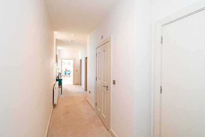 2 Bedroom Apartment For Sale In Wakeley Drive, Gosport, PO12