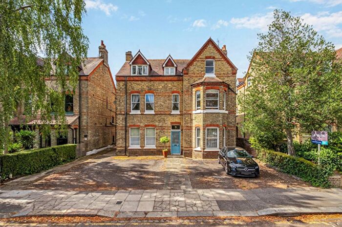 1 Bedroom Flat For Sale In Grange Park, Ealing, W5