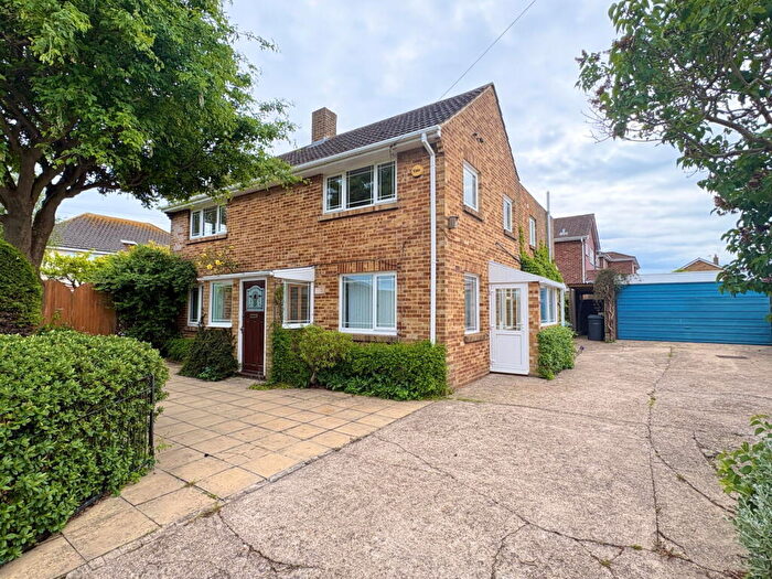 4 Bedroom Detached House For Sale In Clayhall Road, Alverstoke, Gosport, PO12