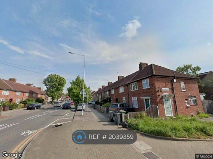 2 Bedroom Flat To Rent In Lodge Avenue, Dagenham, RM8